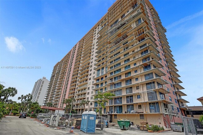 Building Photo - 210 174th St