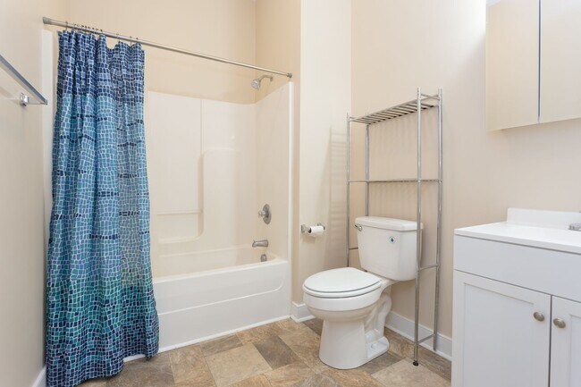 Building Photo - 1311 W Leigh St. Duplex