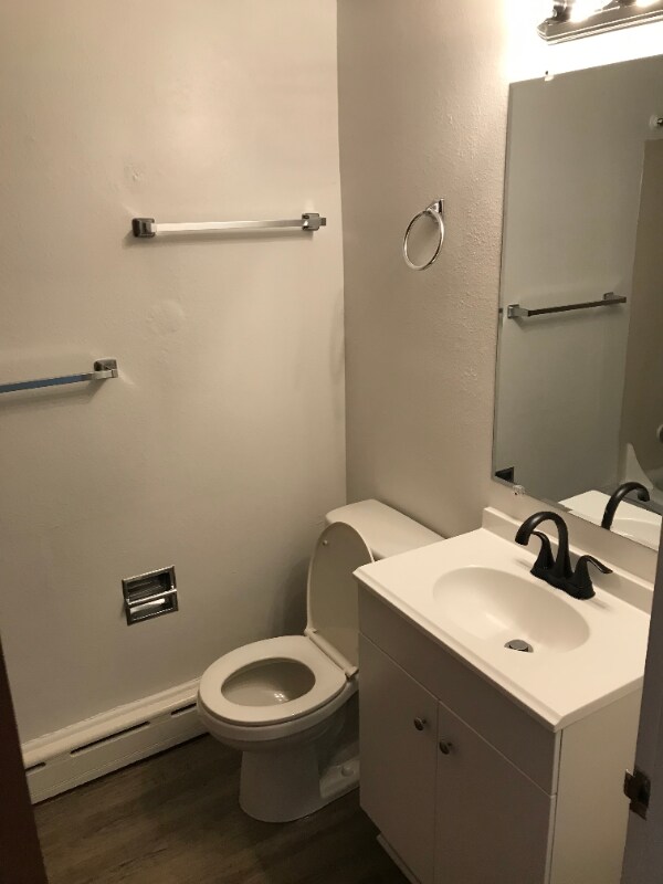 Building Photo - 4746 22nd Ave NE