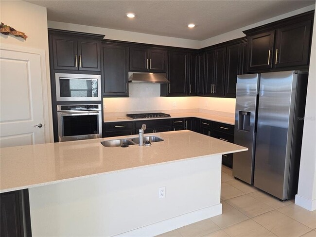 Building Photo - 15949 Winding Bluff Dr