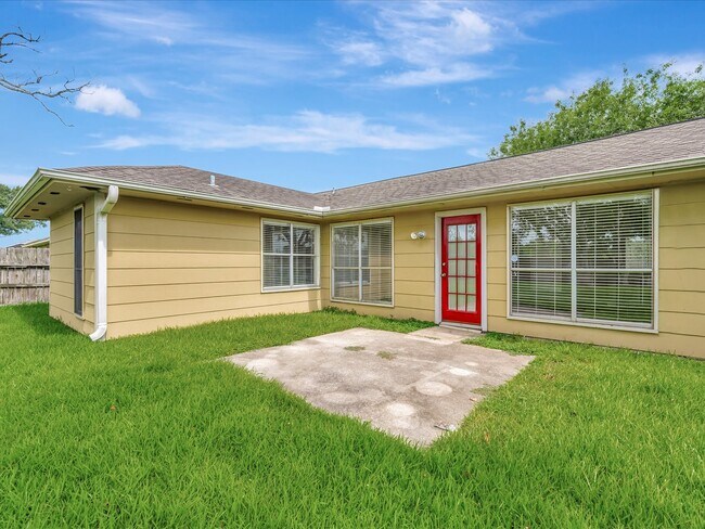 Building Photo - 2505 Ironclad Dr