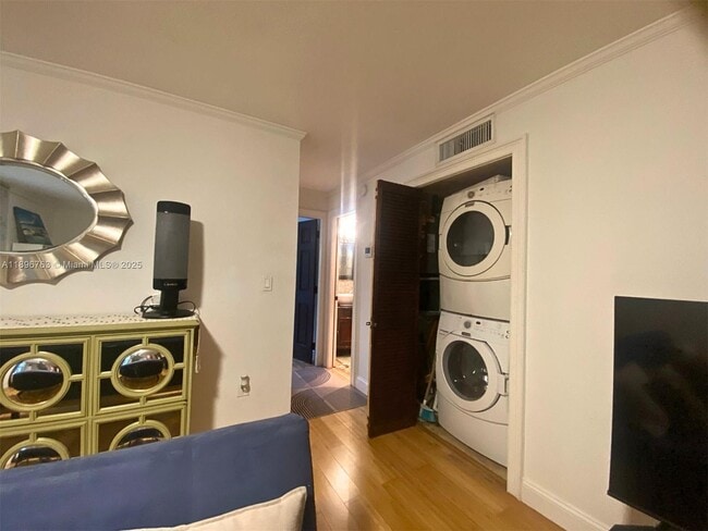 Building Photo - 753 Michigan Ave