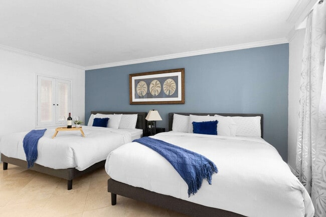 Building Photo - 4001 S Ocean Dr