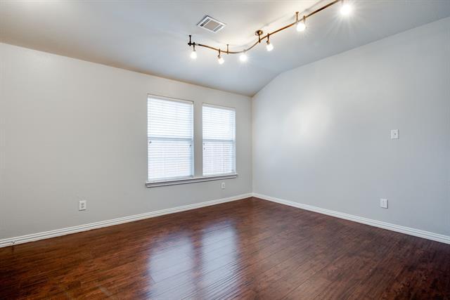 Building Photo - 6940 Willow Crest Dr