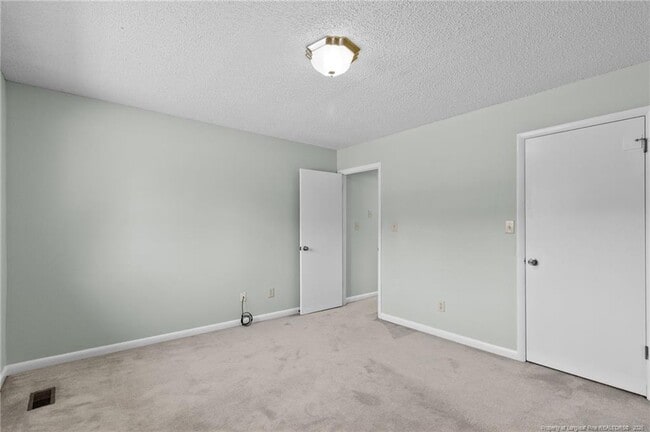 Building Photo - 2944 Wedgeview Dr