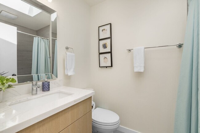 Building Photo - 12527 SE 52nd St