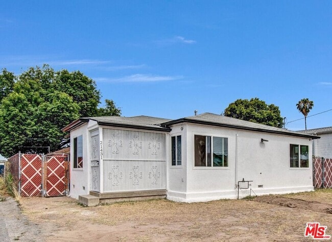 Primary Photo - 21431 Moneta Ave
