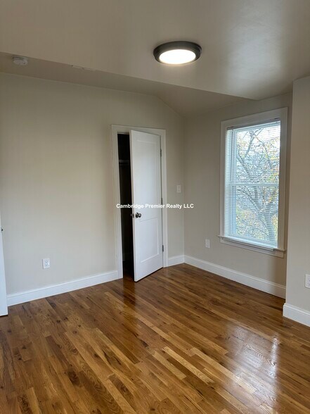 Building Photo - 96 Willis Ave