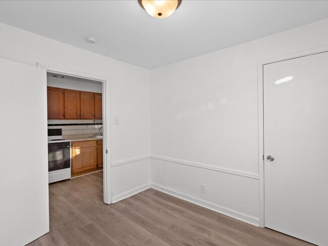 Building Photo - 1324 Odessa Dr