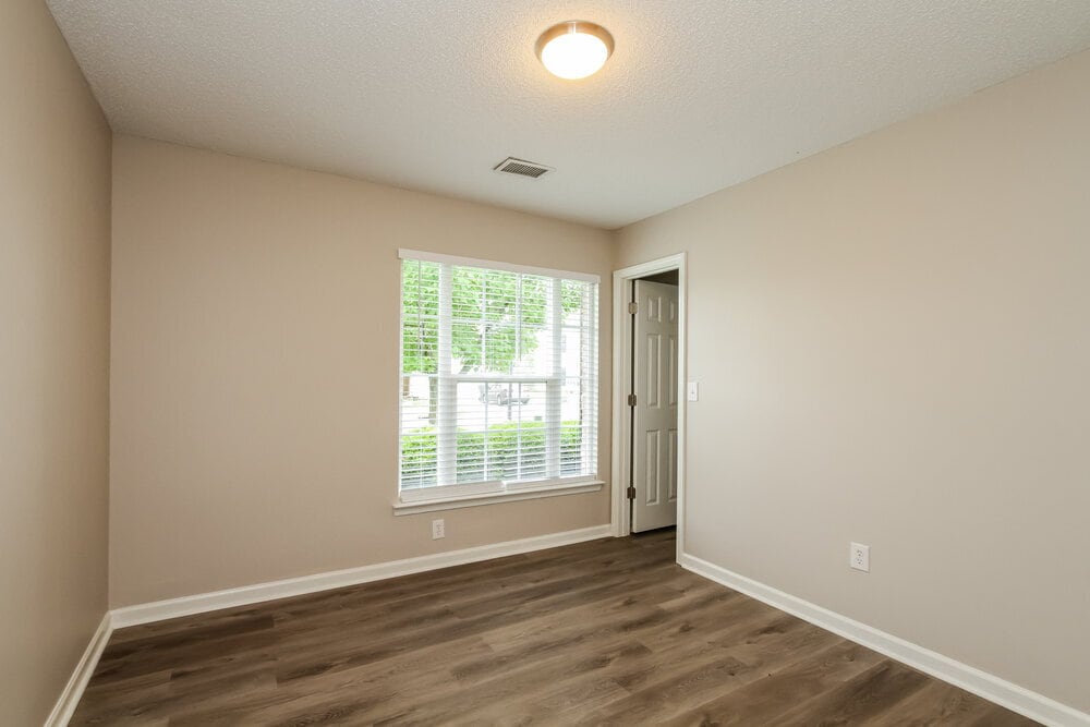 Building Photo - 128 Bosburg Dr