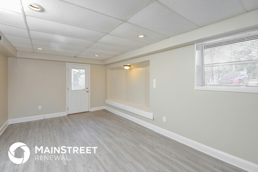 Building Photo - 1733 Molly Dr