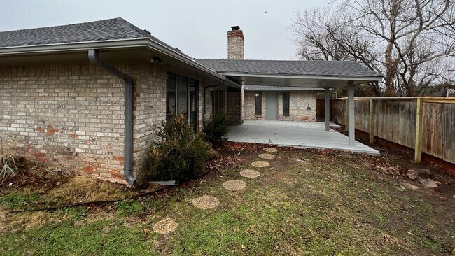 Building Photo - 12510 Maple Ridge Rd