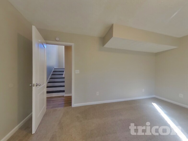 Building Photo - 45 Shenandoah Ln