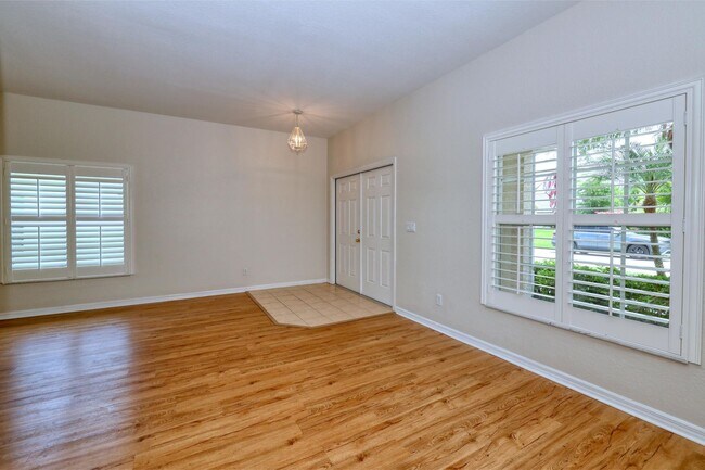 Building Photo - January Special offer 50% off First Month'...