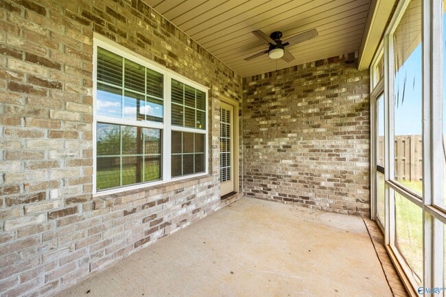 Building Photo - 104 Erskin Parcus Dr