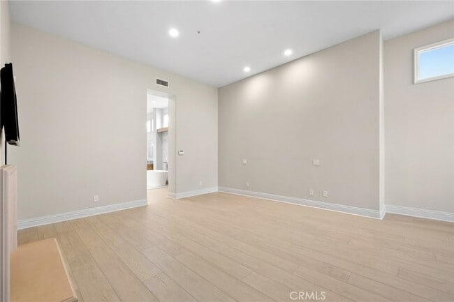 Building Photo - 1 Stone Pine Dr