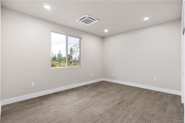 Building Photo - Brand New, Great Two Bedroom Home on The R...