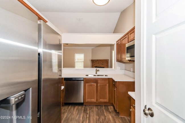 Building Photo - 11516 Birch Forest Cir E