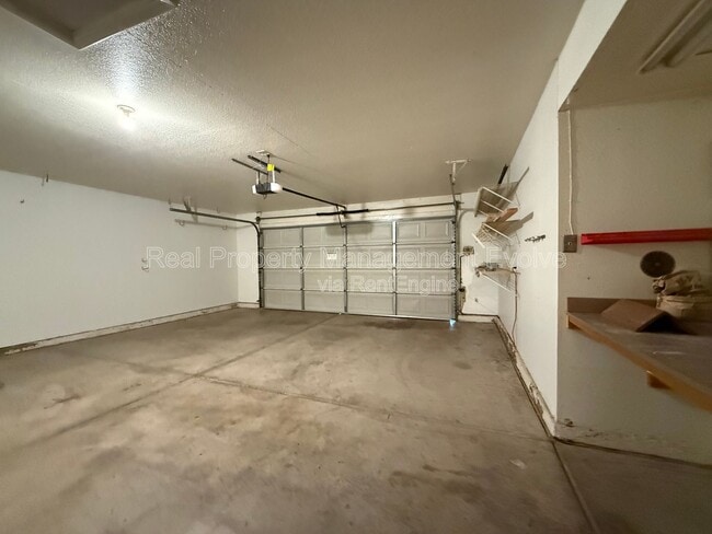 Building Photo - 1007 W Cooley Dr