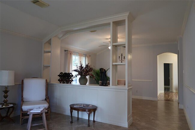 Building Photo - 1714 Oak Ridge Dr