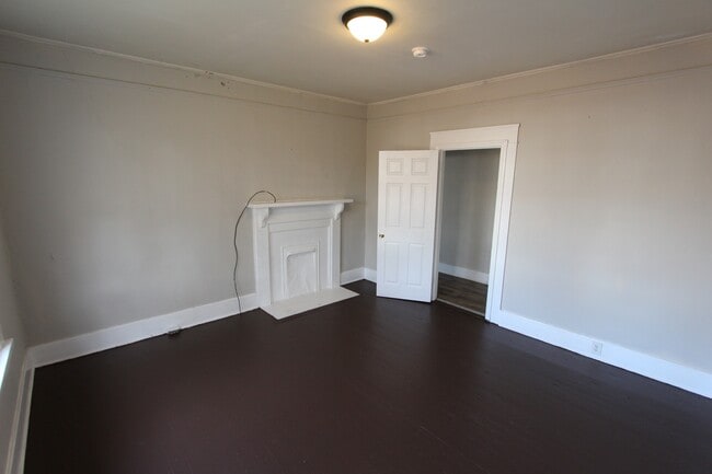 Building Photo - 226 E Moore St