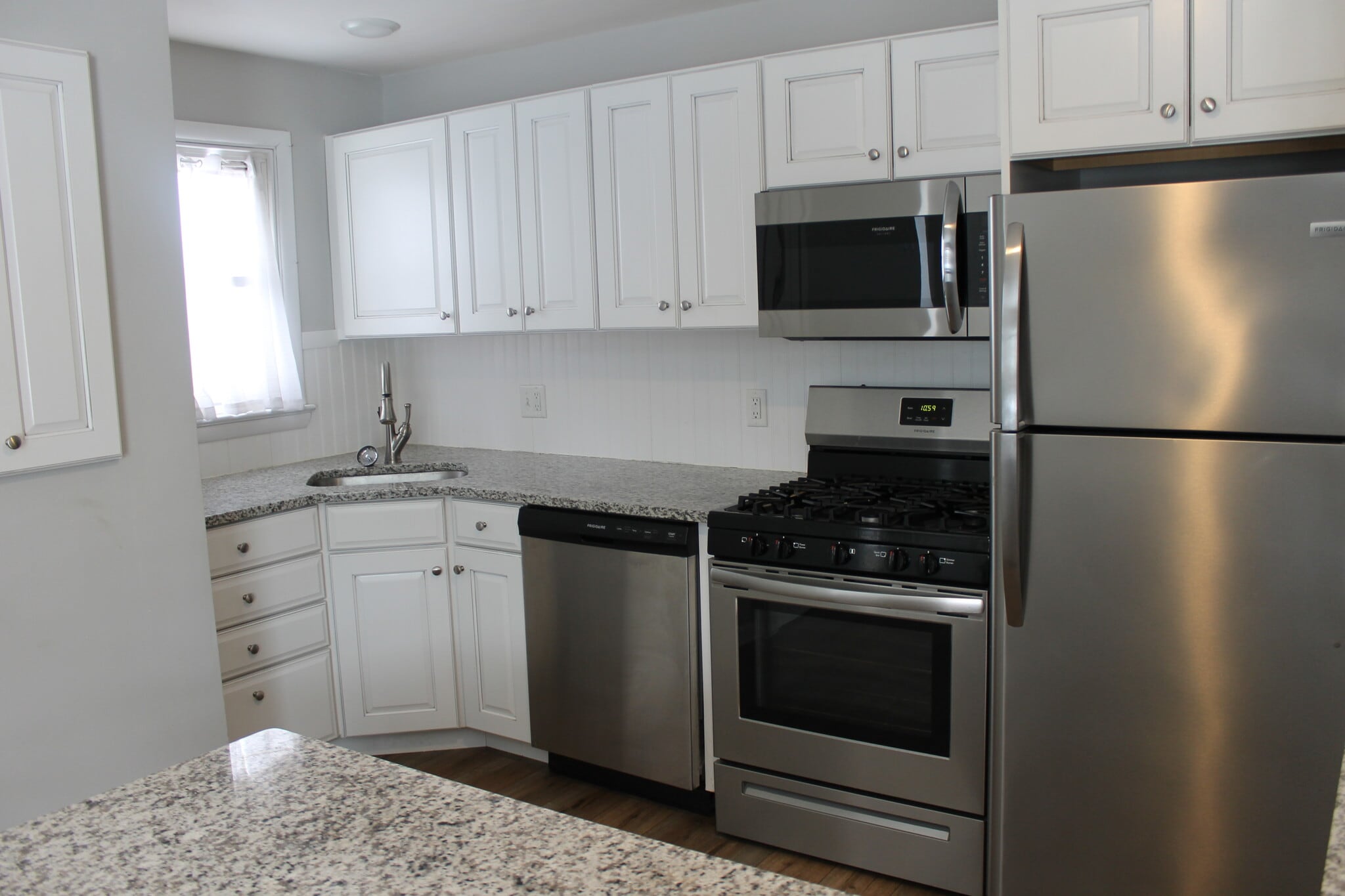 Building Photo - 121 S Main St