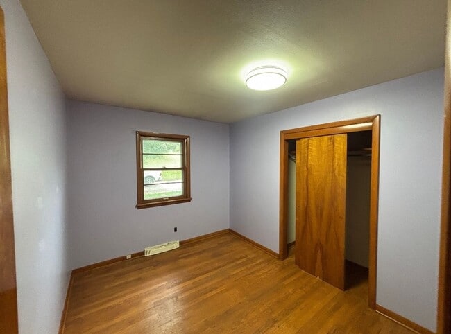 Building Photo - 119 2nd St