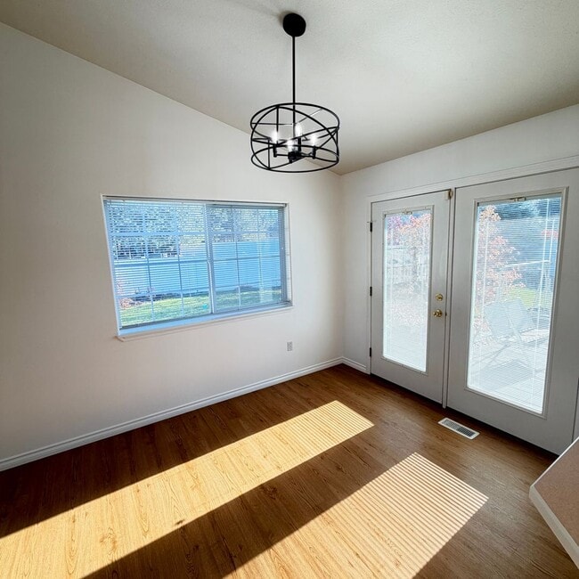 Building Photo - 3922 E Siskin Ln