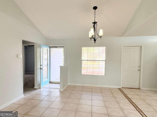 Building Photo - 304 McQueen Cir