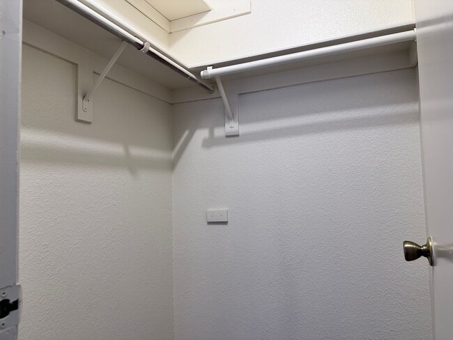 Building Photo - Beautifully Remodeled 4BR/2BA Single-Story Home for Rent!