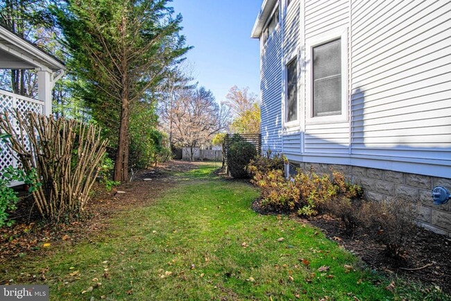 Building Photo - 9 Academy St