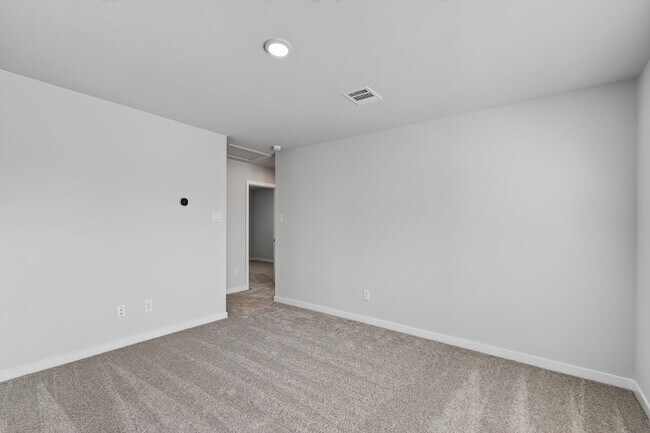 Building Photo - 7762 Bergamot Cir