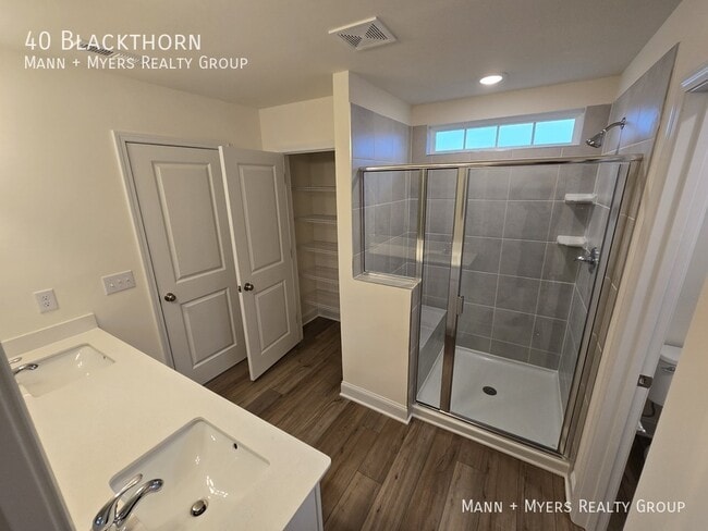 Building Photo - 40 Blackthorn-