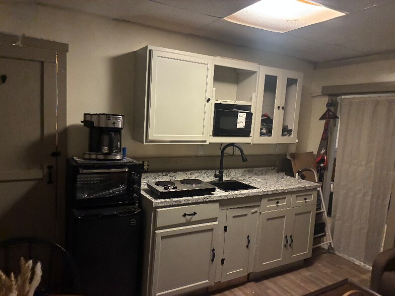 Building Photo - 9 Hampshire Ln