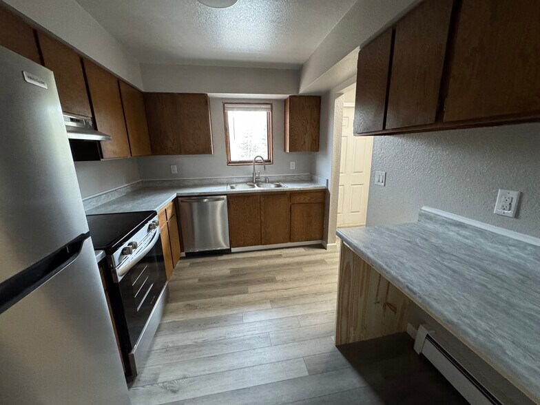Building Photo - 2260 W Melanie Ave
