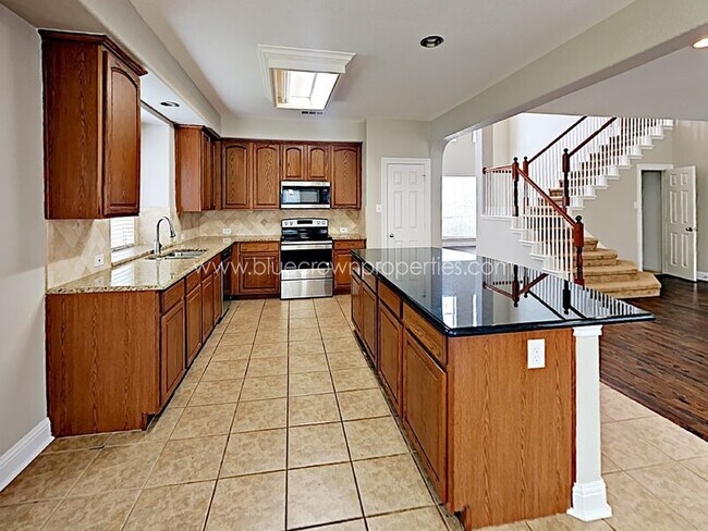 Building Photo - 901 Mesquite Dr