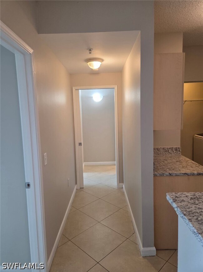 Building Photo - 1105 Reserve Ct