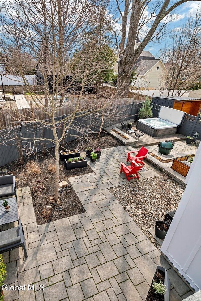 Building Photo - 18 Granite St