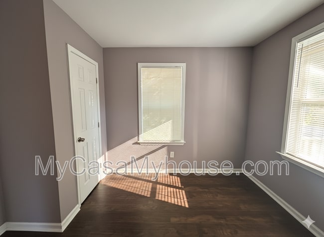 Building Photo - 1348 Austin St