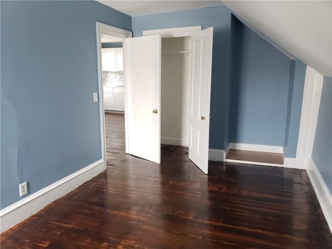 Building Photo - 142 Pocasset Ave