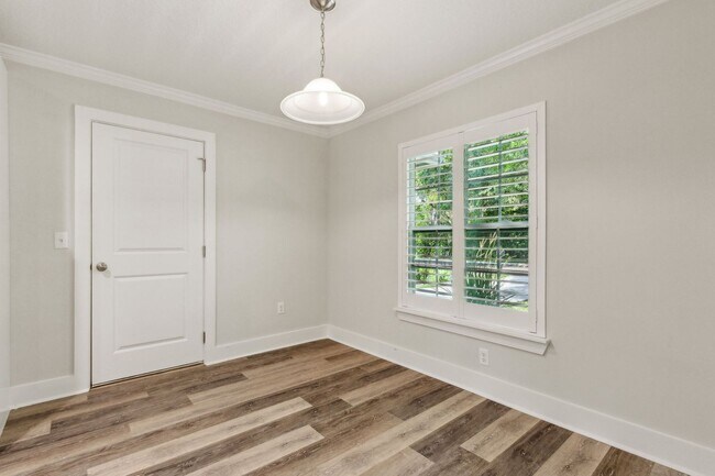 Building Photo - Live the Island Life – Move-In Ready 3 Bed...
