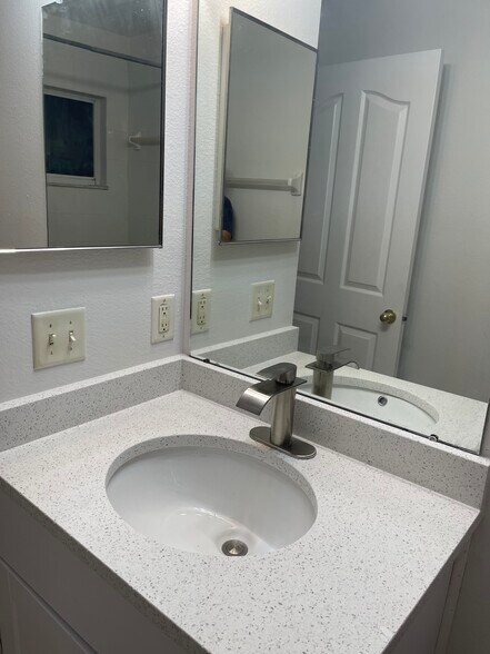 Building Photo - 13401 White Elk Loop