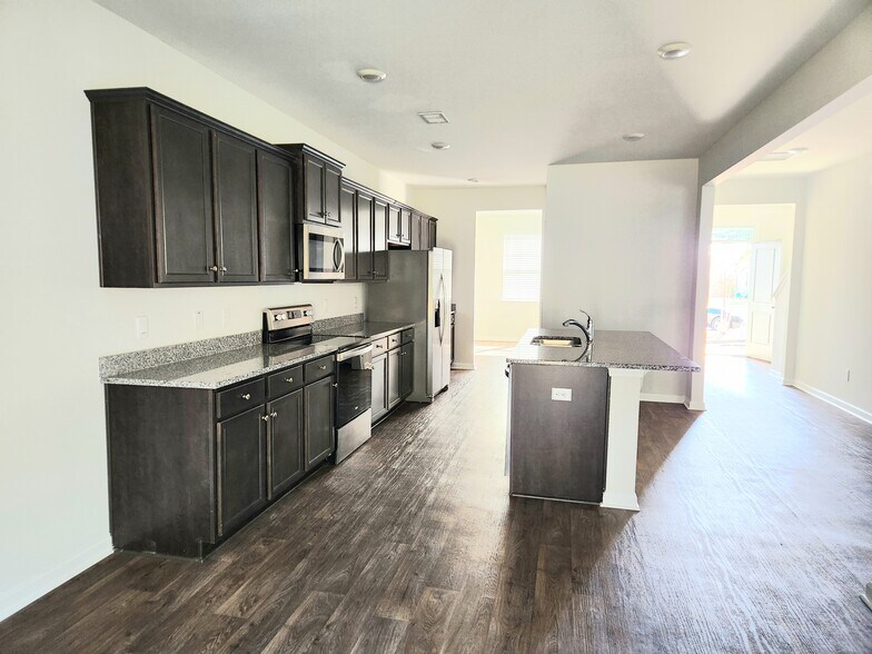 Building Photo - 418 Blue Elderberry Run