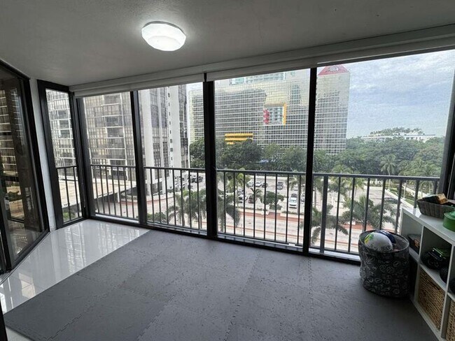 Building Photo - 1915 Brickell Ave