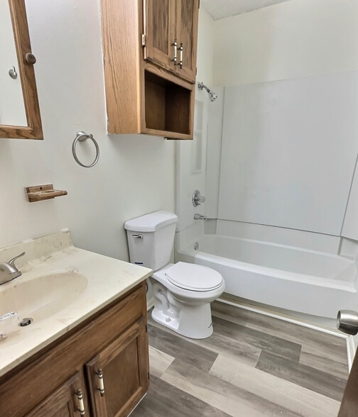 Building Photo - 822 Fremont St