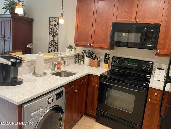 Building Photo - 955 Registry Blvd