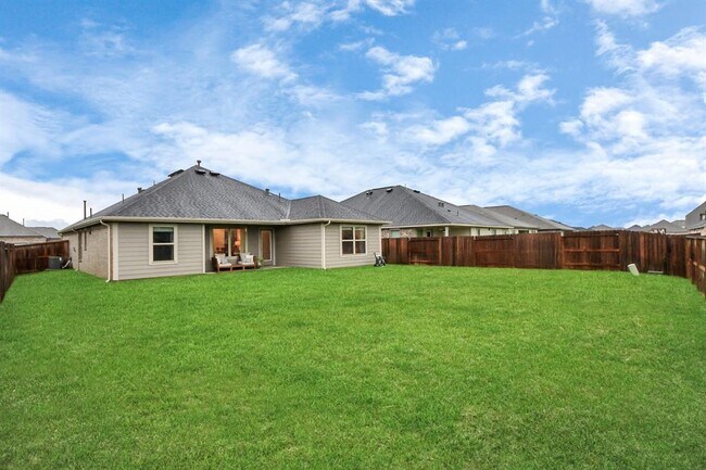 Building Photo - 31703 Daisy Draper Ln