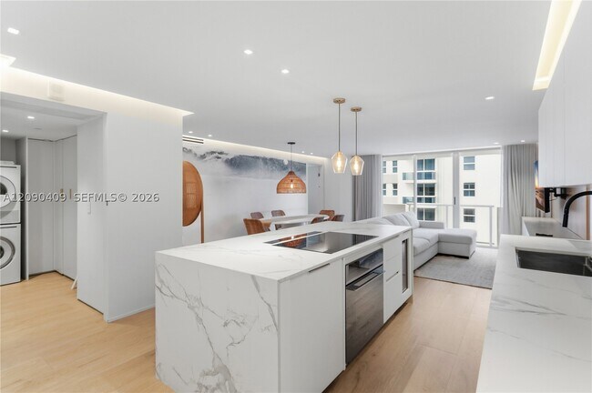 Building Photo - 9195 Collins Ave