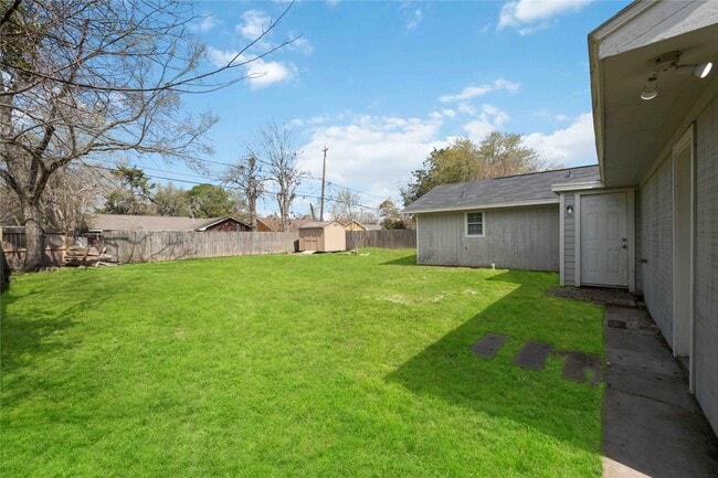 Building Photo - 7150 Mobud Dr