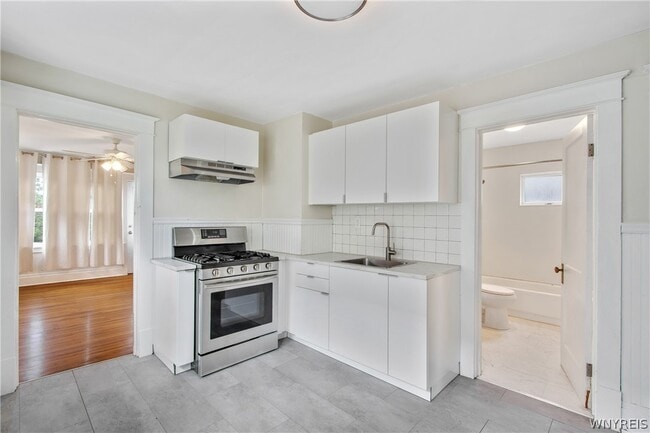 Building Photo - 509 Hinman Ave